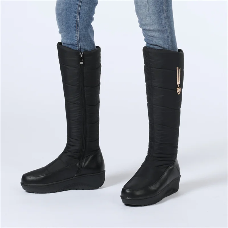 

2022 Women Snow Boots Designer Luxury Casual Midheel Women Shoes Plus Size 40-44 Zipper Warm Non Slip Lady Knee High Boots