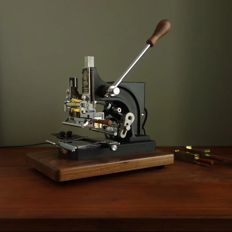 

Машина для штамповки кожи специальная бумага бронзовая медная печать с медным логотипом температура маркировки и тиснения кожи