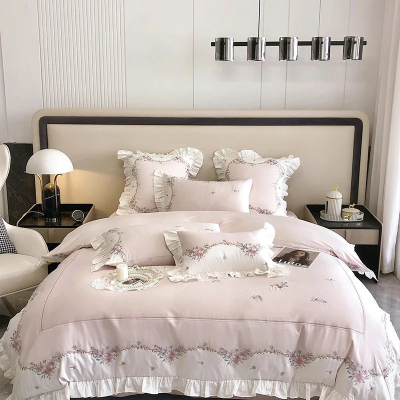 Симпатичное постельное белье с бантом комплект вышивкой королевского размера