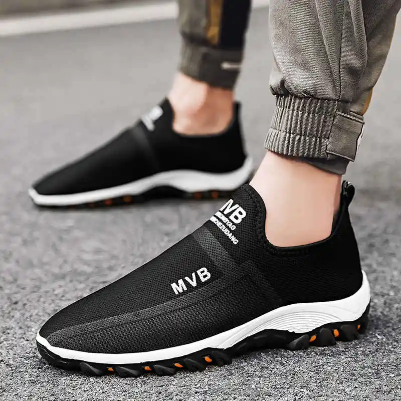 

Souliers Trainers Sneakers Luxury Designer Trainer Men Sport Shoes Couple Running Shoes Man Skateboard Red Sports Shoes Tennis