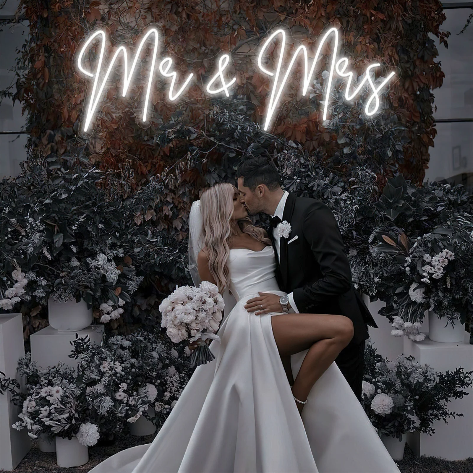 

Neon LED Sign Mr & Mrs Custom Wedding Party Wall Neon Sign Light Room Bedroom Decor Hanging Neon Lamp Decoration Gifts Neon Lamp
