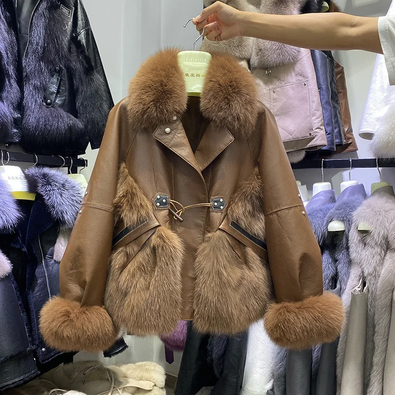 Женская кожаная шуба из натурального меха куртка Лисьего с квадратным