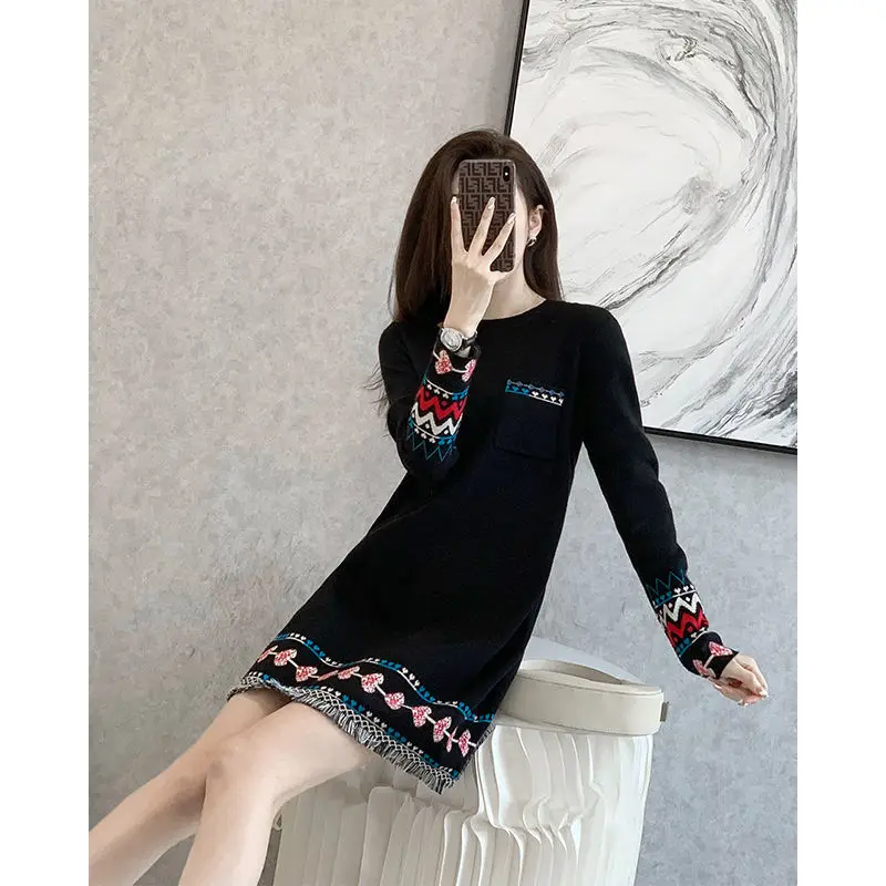 

Spring and autumn knitted bottoming dress women's 2022 new French temperament autumn sweater skirt