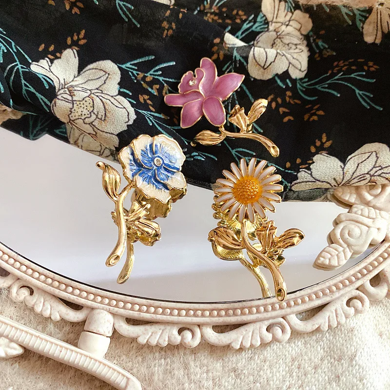 

Women Vintage Enamel Flower Painting Brooch Fashion Plant Daisy Badges Elegant High Qulaity Suit Clothing Accessories Pins