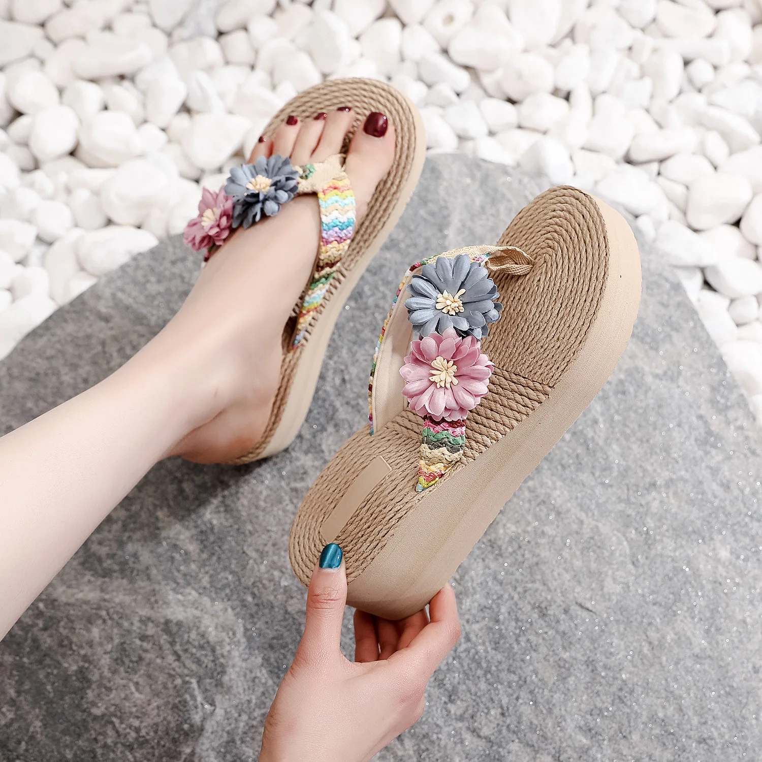 

Platform Women Shoes Ladies Flat Slippers Casual Breathable Comfortable Beach Women Sandals Women Summer New 2022 Flip Flops