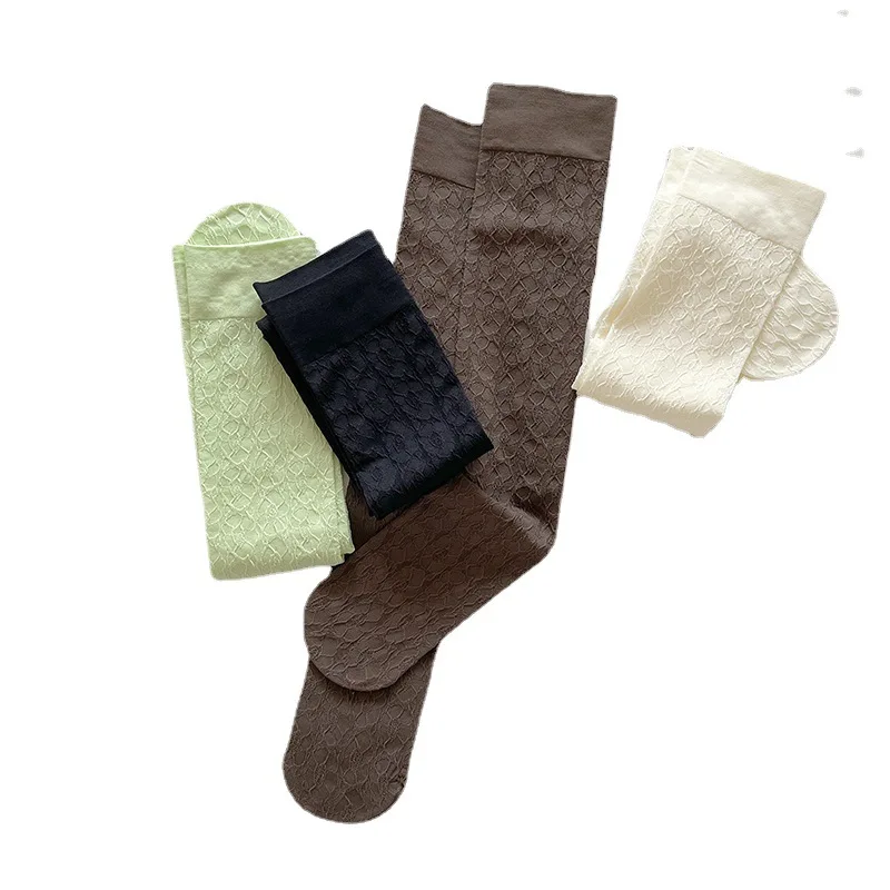 

Henrue Spring/Summer 2022 women's socks soft waxy velvet three-dimensional flower jacquard calf women's socks 2312