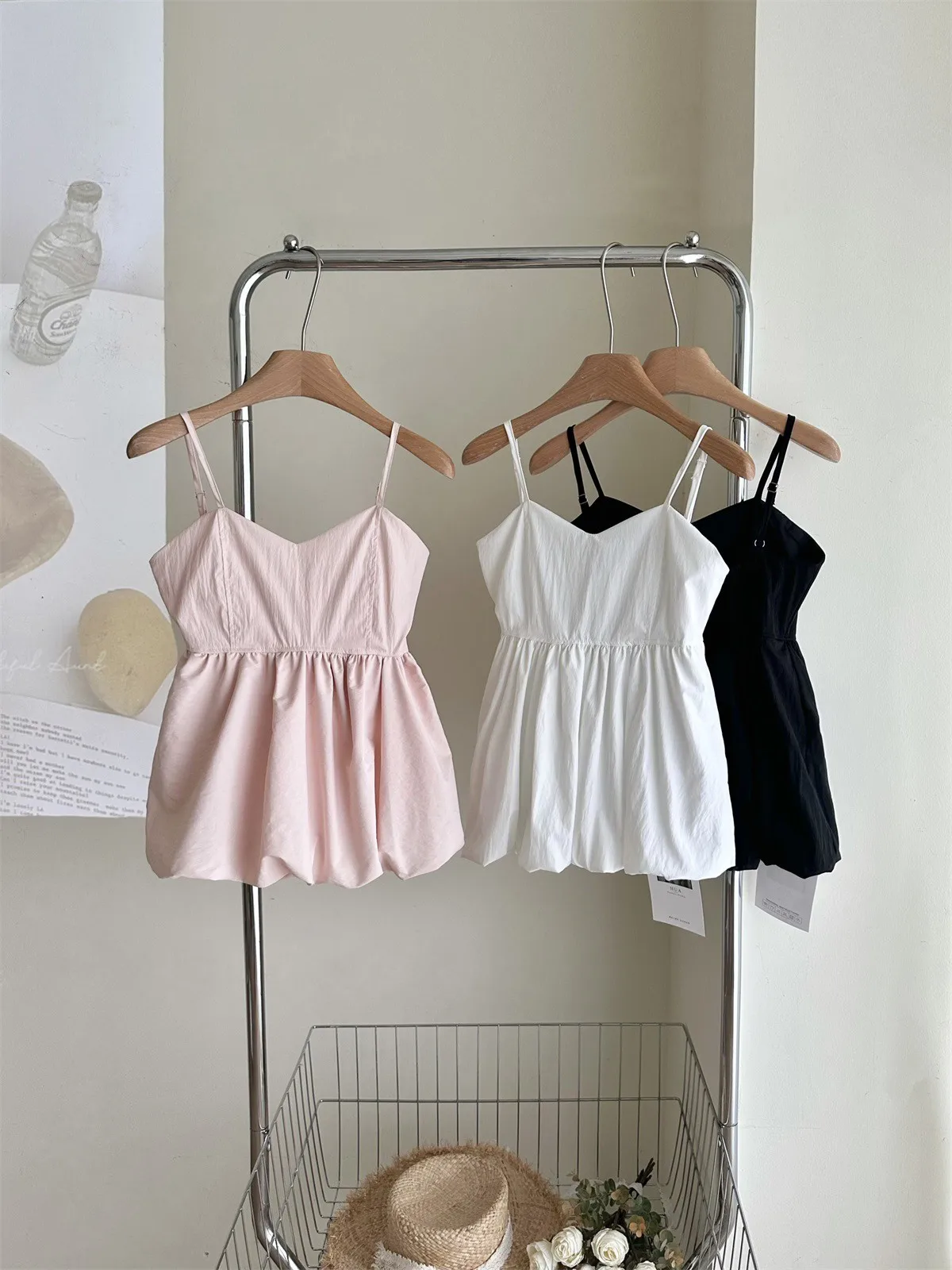 Женский летний топ без рукавов с V-образным вырезом