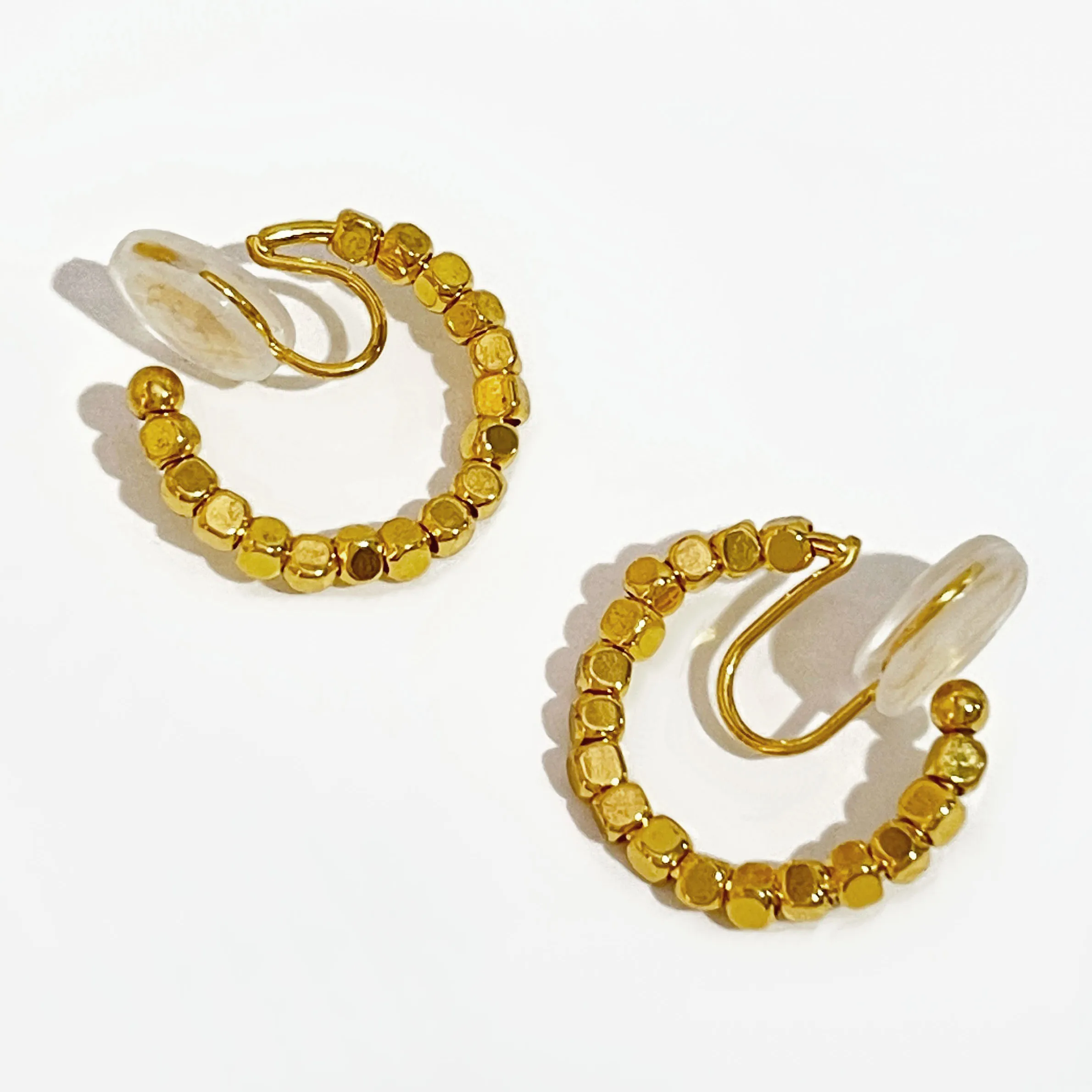 

Peri'sbox Vintage Square Beaded Clip Hoop Earring Non Pierced Earrings Ear Cuff for Women 2022 Trend Jewelry Wholesale