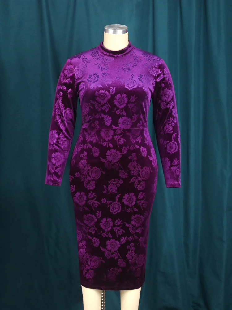 Женское бархатное платье средней длины облегающее вечернее с длинным рукавом и