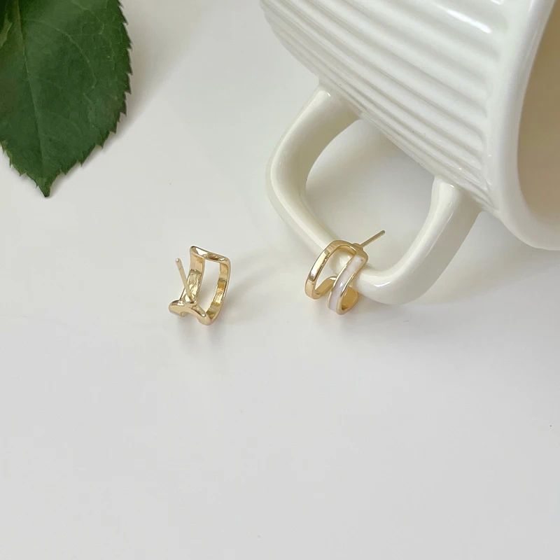 Серьги-гвоздики женские из серебра 925 пробы с белой эмалью |