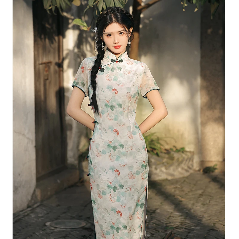 

Elegant and fashionable modern women's Cheongsam, Chinese traditional national costumes, high-grade elegant daily life wearing s