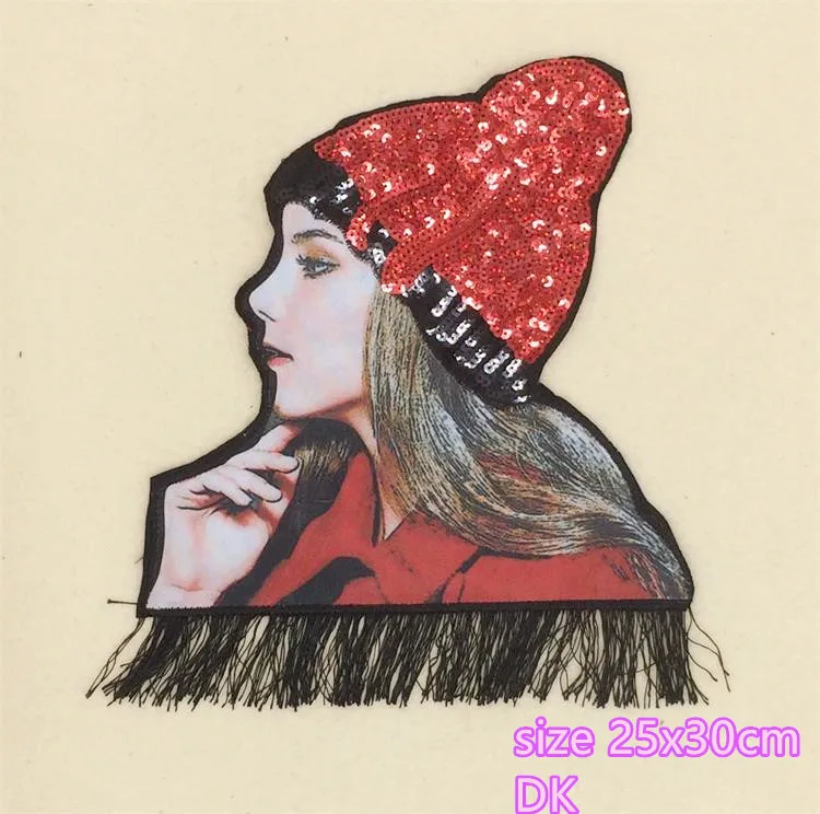 Большая вышитая нашивка с блестками