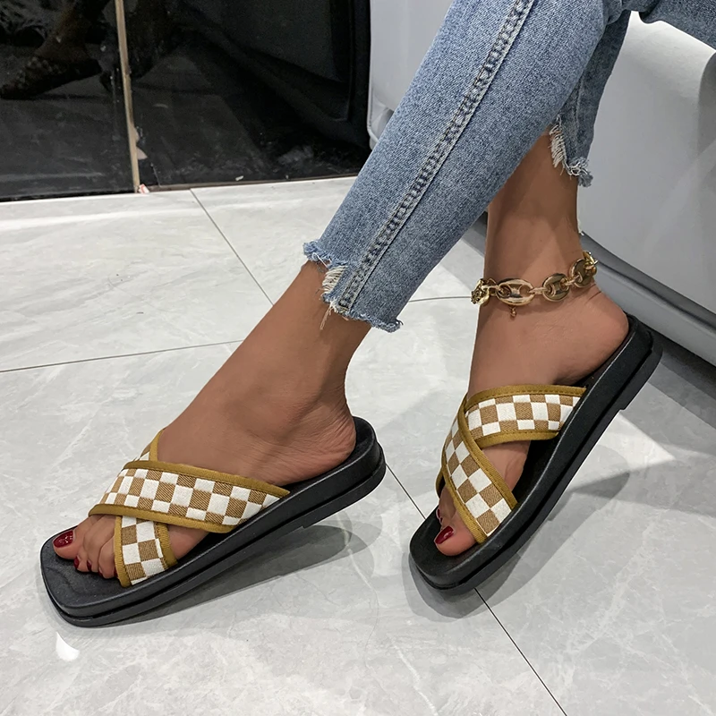 2022 summer outdoor thick-soled slippers women's EVA non-slip casual flip-flops women's plaid sandals indoor bath slippers