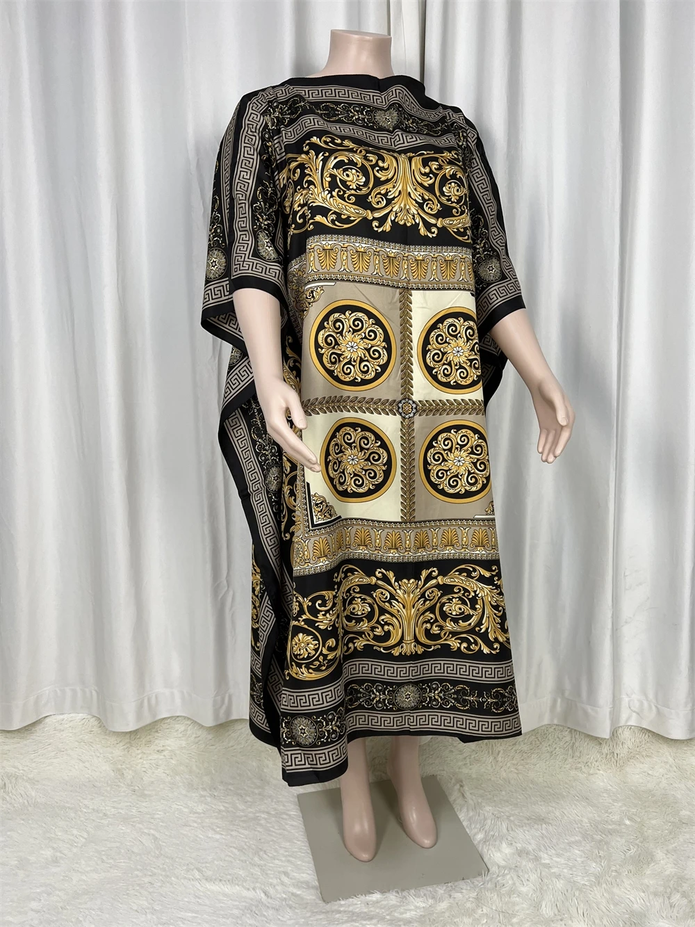 Свободное пляжное платье-макси из шелка с коротким рукавом