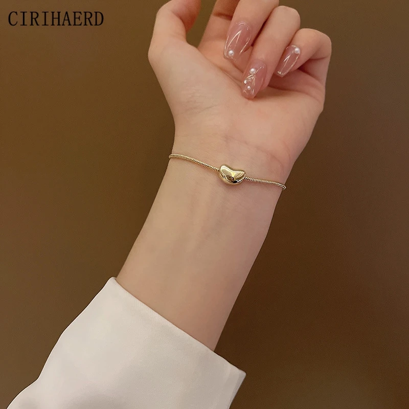 

2022 Fashion Jewelry Women's Bracelet Personalized Metal Gold Plated Pull-out Snake Bone Beaded Women Chain Bracelet Party Gift