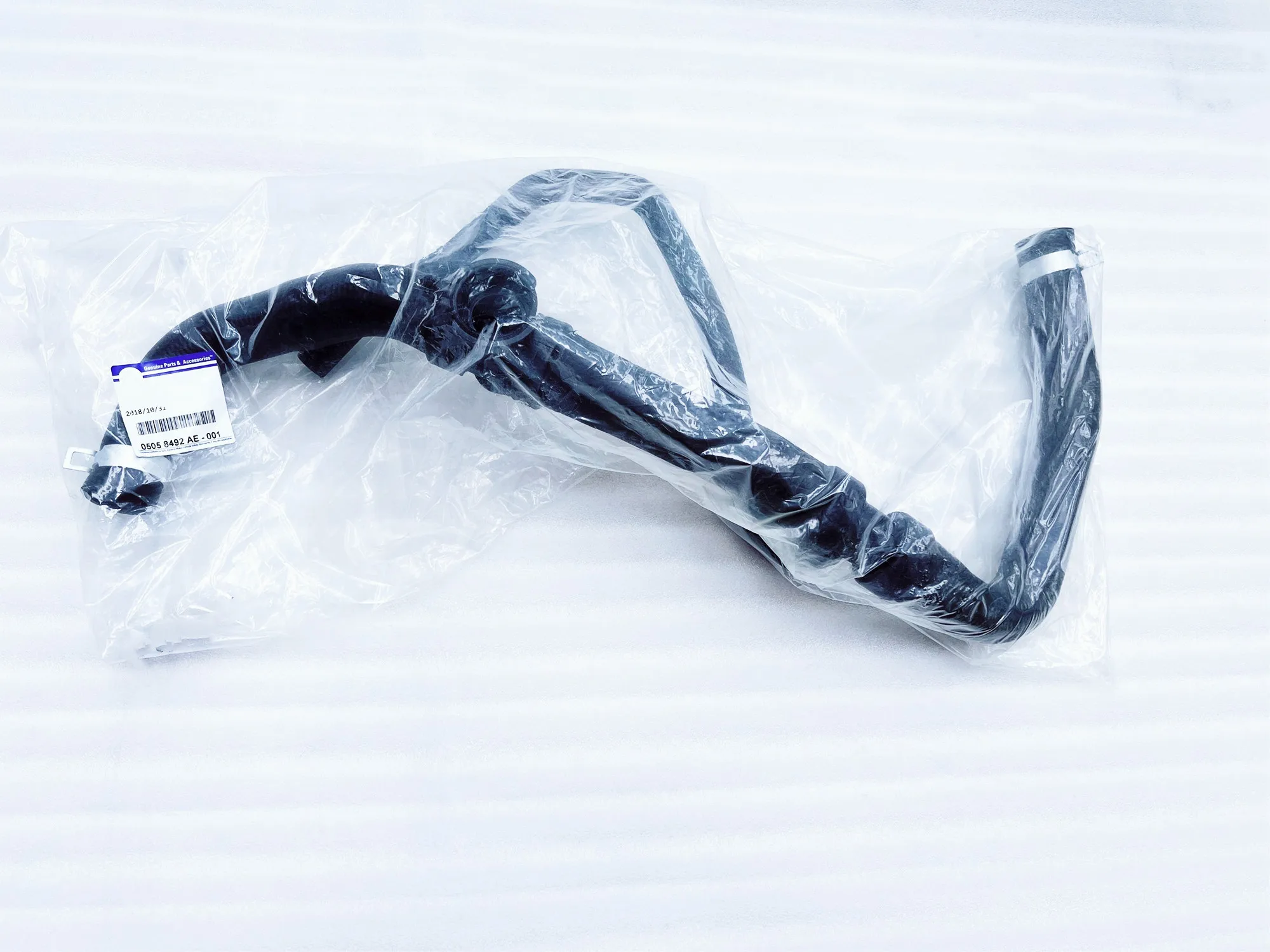 

Radiator Upper Hose Assembly, Radiator Inlet Hose 50584921AE, 5058492AC Jeep Guide 2011-201717 Patriot 2.0L, 2.4L