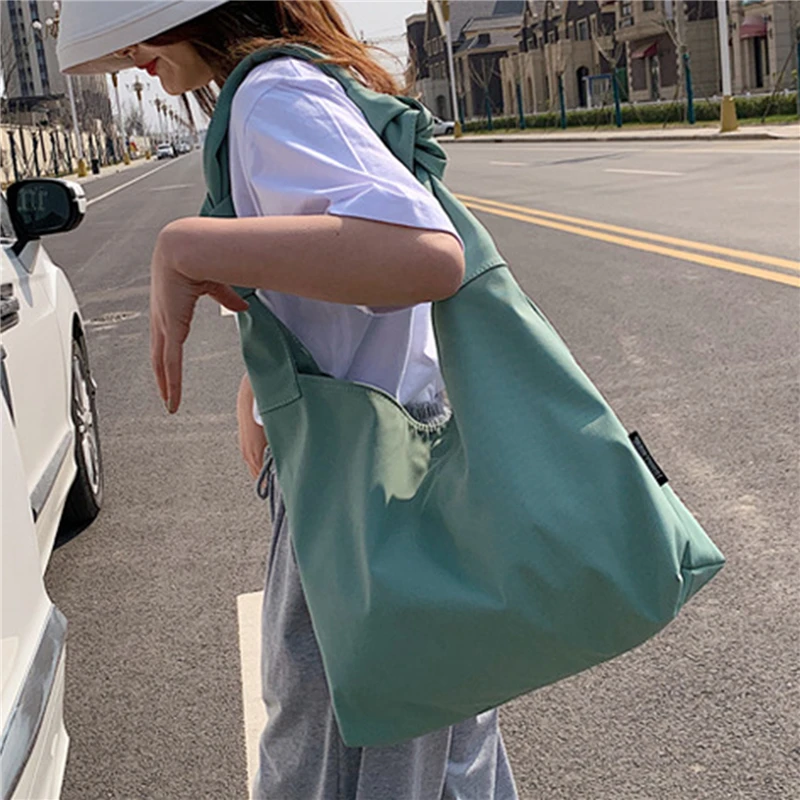 

Nieuwe Mevrouw Tot Bag Luie Wind Nylon Versie Van Crossbody Tas Vrouwelijke Veelzijdige Grote Capaciteit Mode Schoudertas