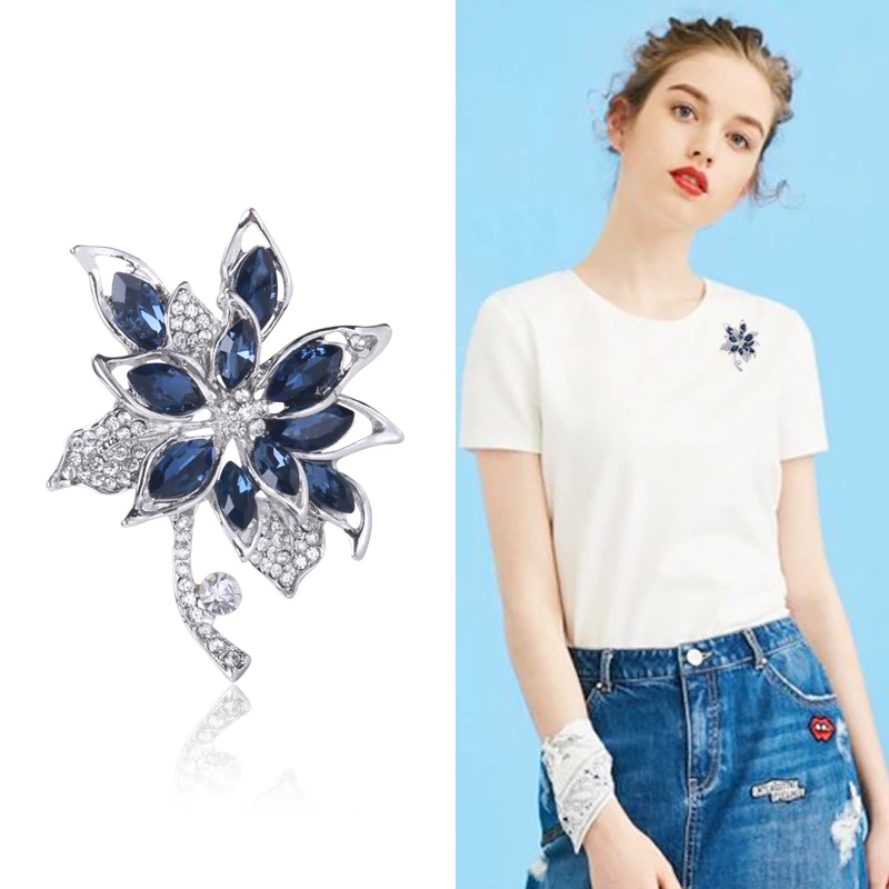 

Crystal Flower Brooch Alloy Inset Rhinestone Corsage
