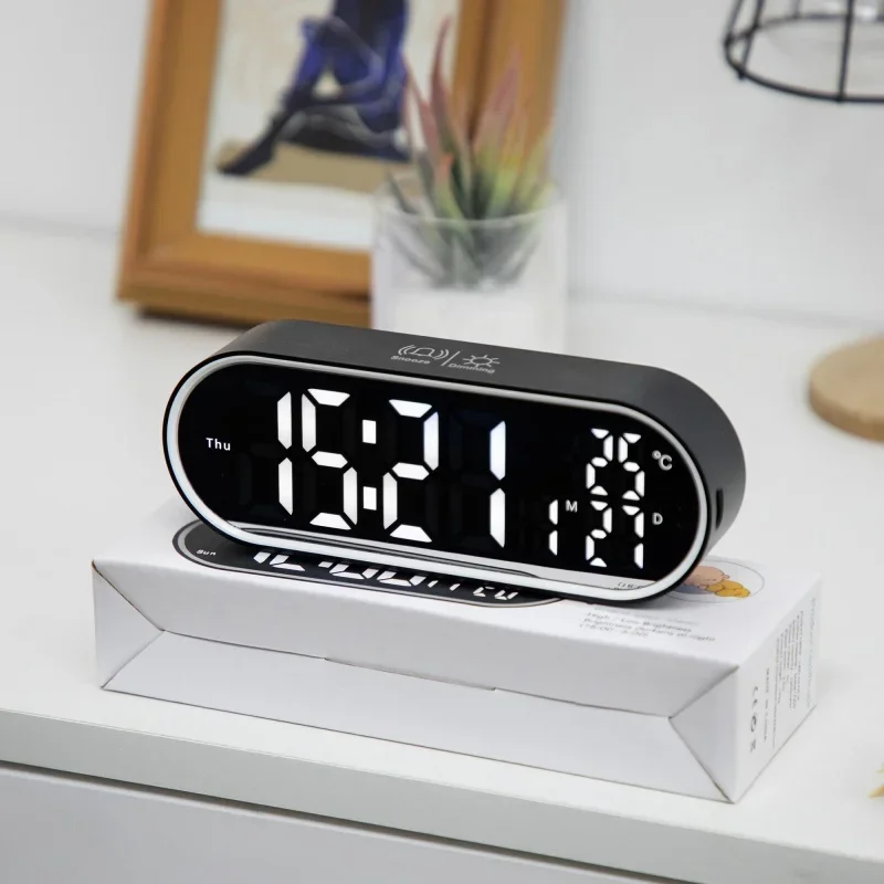 

Реchargeable Digital Alarm Clock 2702B/2701B/NNBB-24062