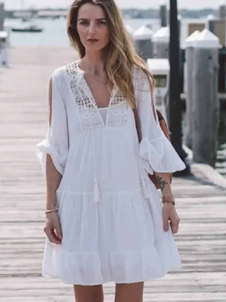 Женское Короткое платье из вискозы с длинным рукавом и глубоким V-образным