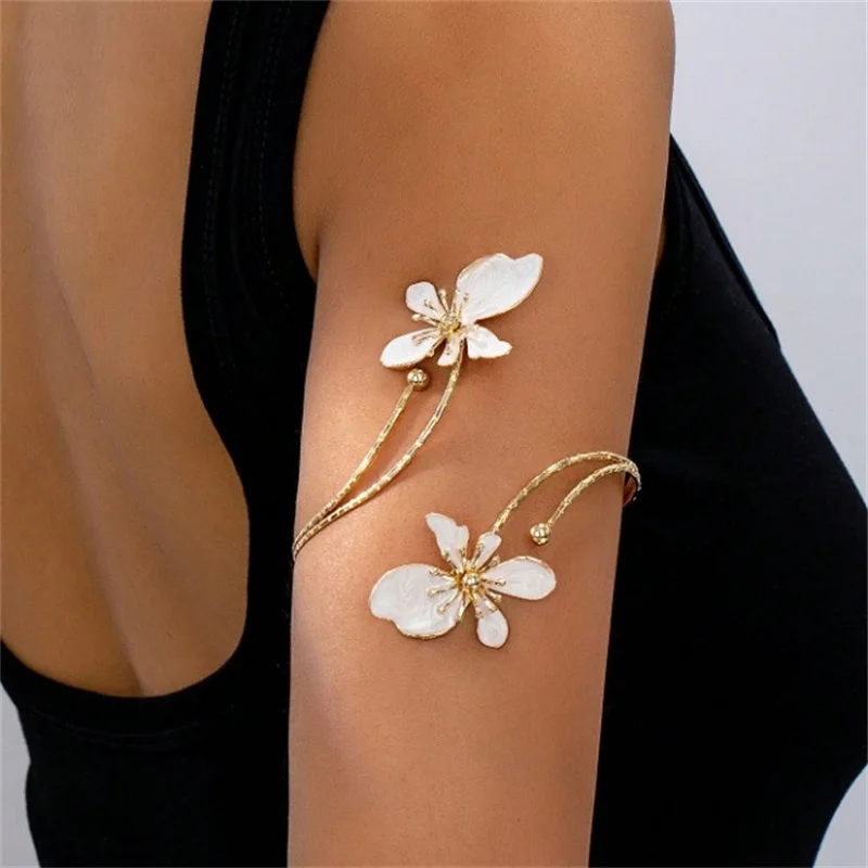 Фото Bohemian Enamel Floral upper arm Bracelet for Women trendy Oil Drip Flower open Cuff Bangle Handmade Party Holiday Jewelry gift №4