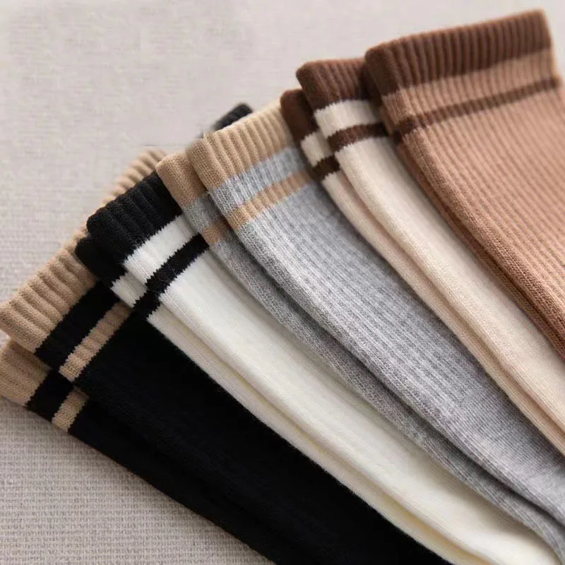 Simple New Sports Women Socks Set 10 Pairs Casual Fashion Black White Ladies Socks Breathable Soild Color Moving Girls Socks