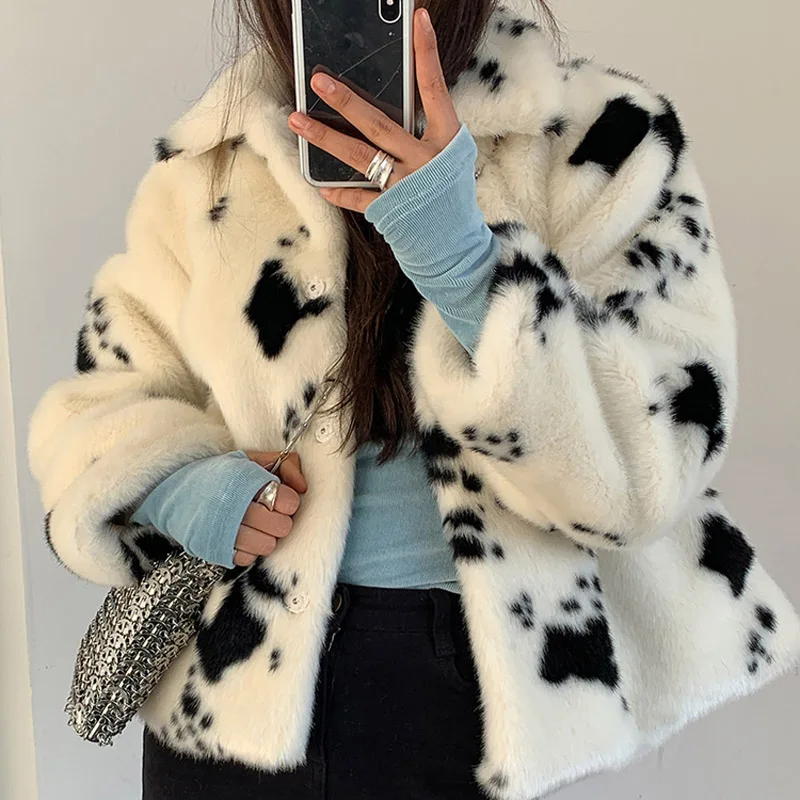 

Korean Small Cow Pattern Imitation Mink Fur Coat Short Thick Female College Jackets Women Black and White Spotted Plush Coats