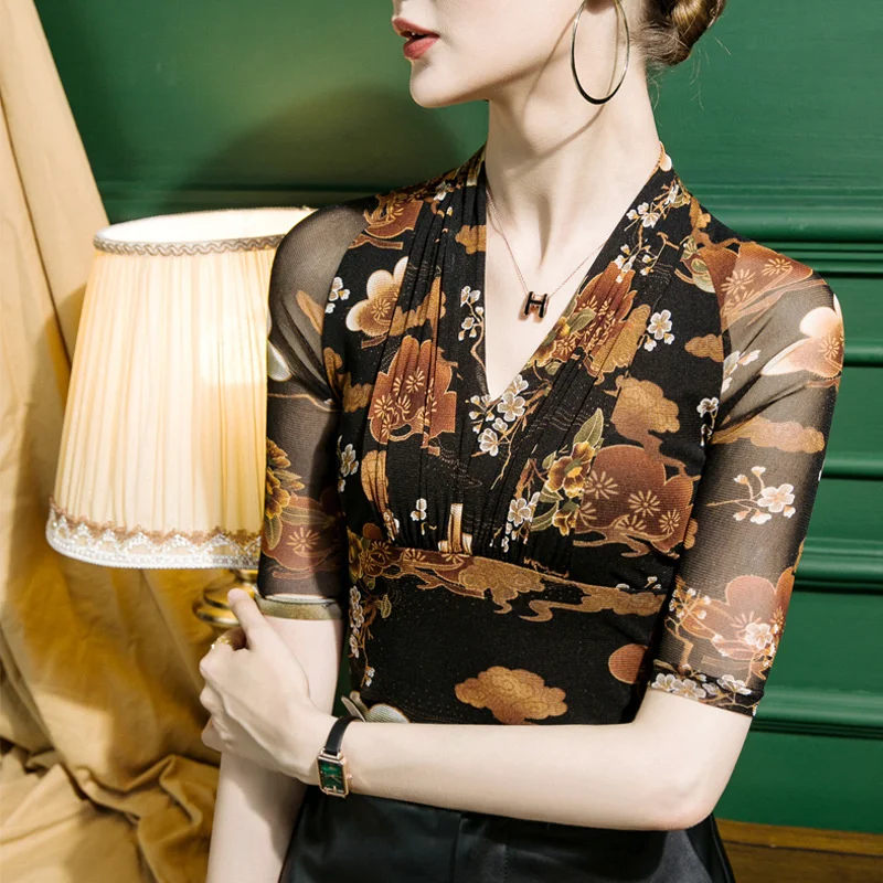 

#5134 Printing V-neck Tshirts Ladies Autumn Bottoming Shirt Female Vintage Short Sleeve Cotton Mesh Tee Shirts Women Slim Skinny