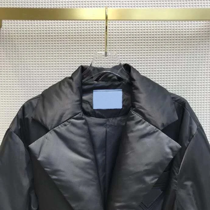 2022 New Autumn and Winter Short Down Padded Jacket Bread Jacket Casual Waist Waist Jacket Triangle Logo