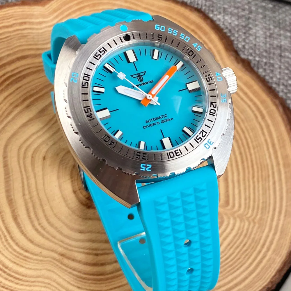 Мужские часы с сапфировым стеклом водонепроницаемые 200 м резиновым ремешком