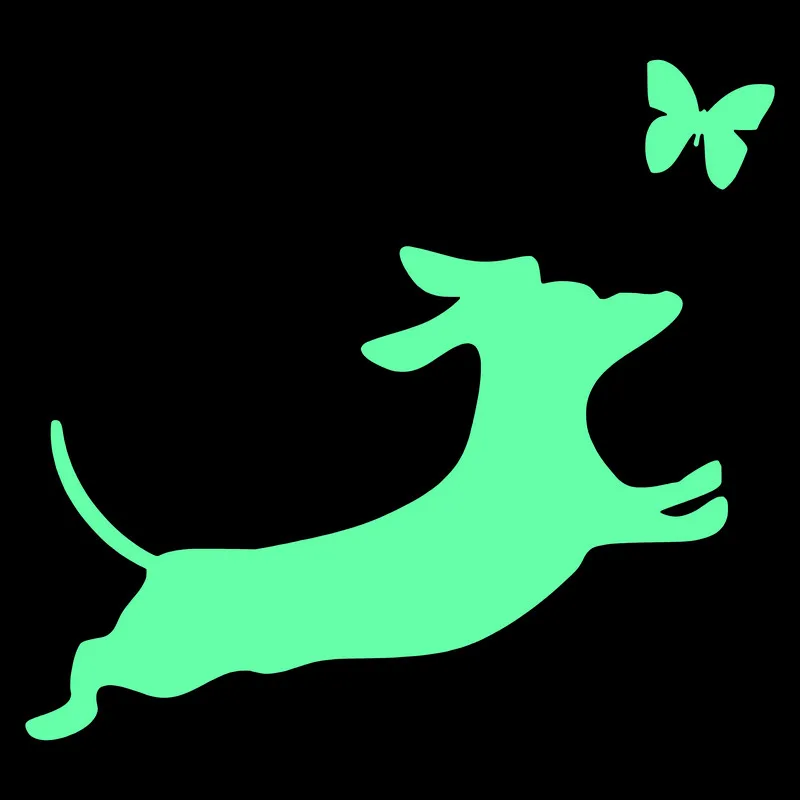 Собака гоняясь за бабочкой Забавный мультяшный светящийся стикер для детской