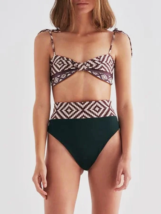 Рисунок 5 - Бикини с высокой талией и цветочным принтом