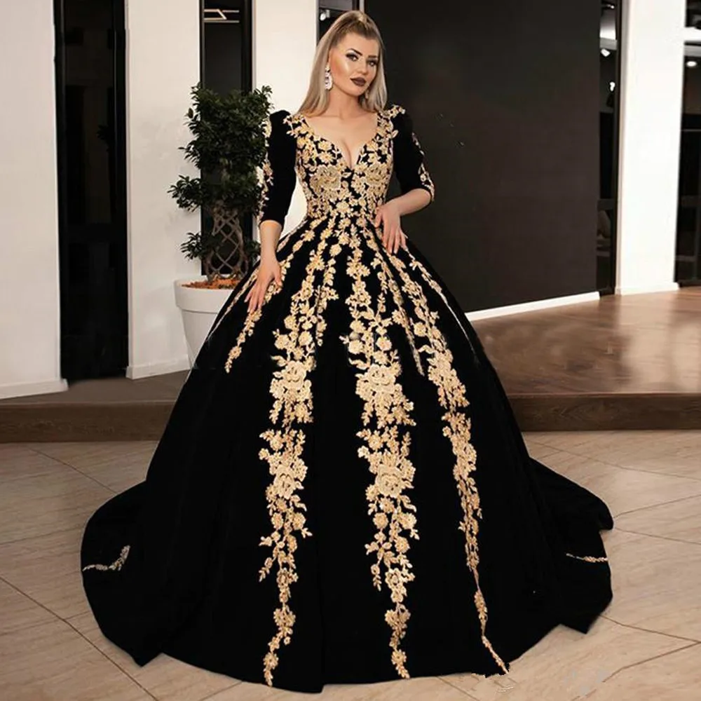 

2022 Black Velvet Formal Evening Dresses Plus Size V-neck Half Sleeve Sparkly Gold Lace Applique Kaftan Caftan Arabic Prom Gowns