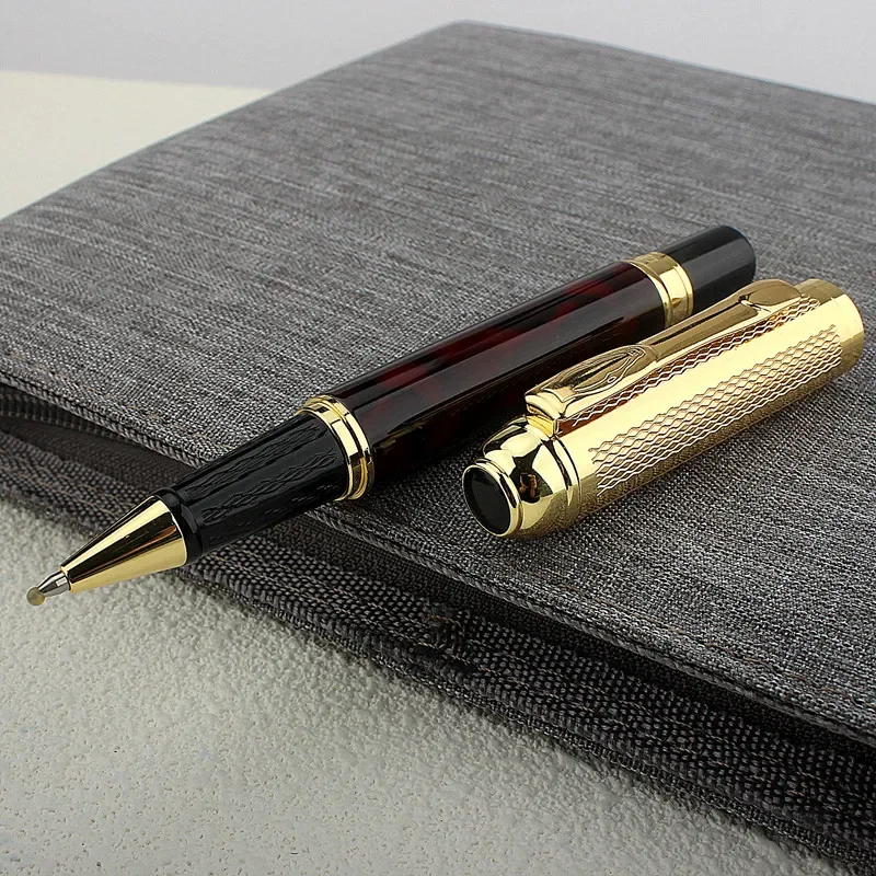 

Золотая металлическая ручка MONTE MOUNT 821