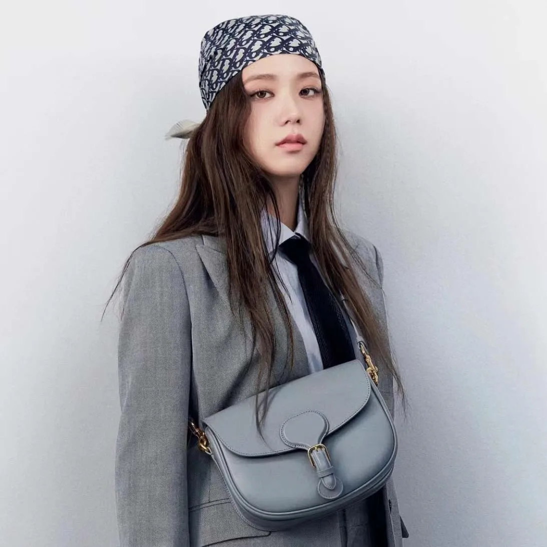 

2023 Women's Bag Luxury Brand Classic Clamshell Messenger Bag 100% Leather One Shoulder Bag Women's Underarm Diagonal Saddle Bag