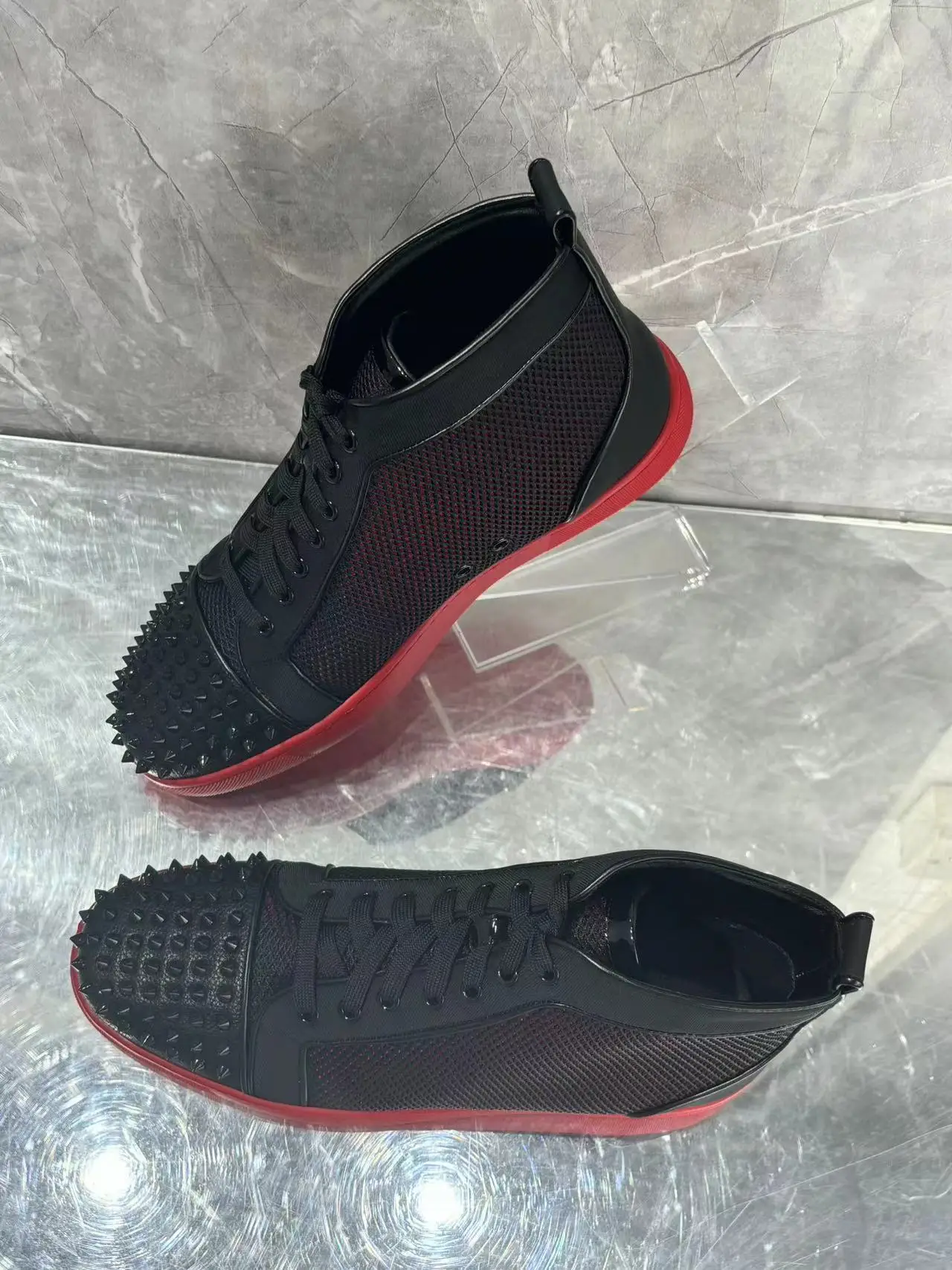 Черная повседневная спортивная обувь с сеткой и заклепками мужские высокие