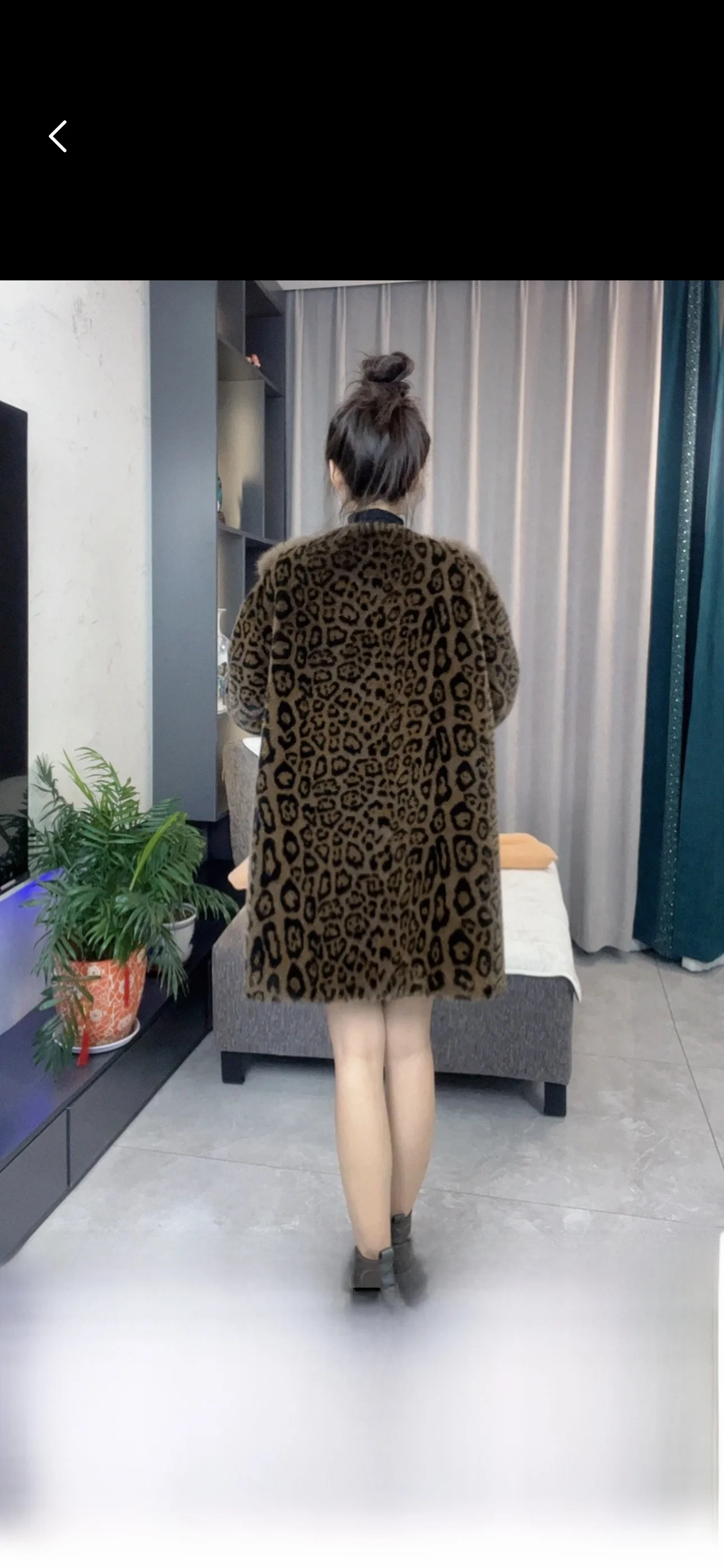 Модель 2024 зимняя верхняя одежда средней длины из норки и кашемира с леопардовым