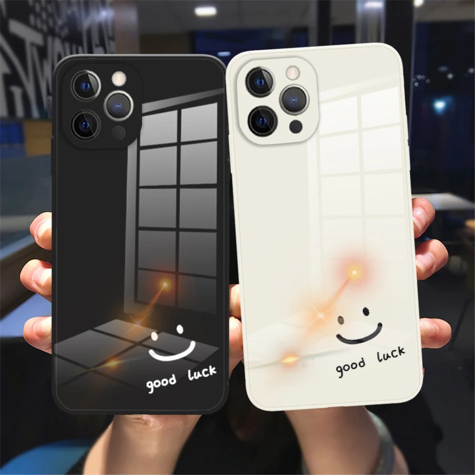 

Fashion Simple Smiley Couple Phone Case For iPhone 13 Pro Max 11 XS MAX XR X 7 12 8 Plus Black White Tempered Glass Phone Case