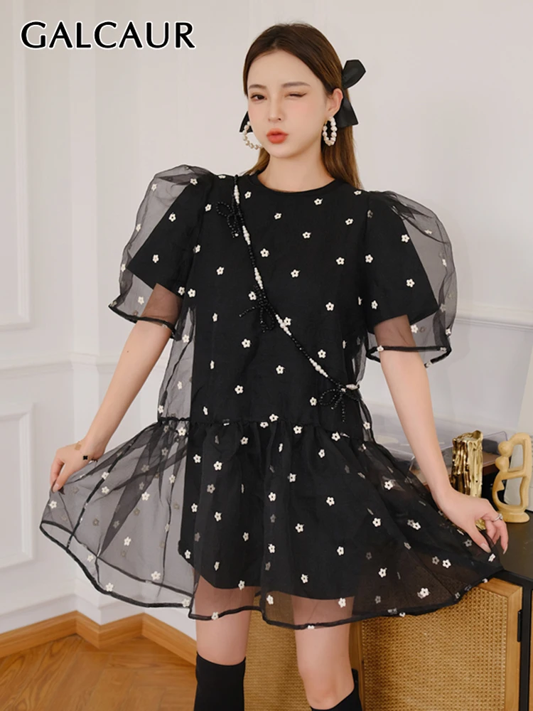 

GALCAUR Patchwork Mesh Floral Colorblock Two Piece Set For Women O Neck Short Sleeve Sweet Top Loose Mini Pant Female 2022 Style