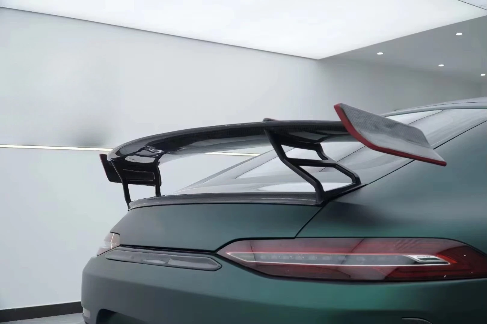 Новый карбоновый спойлер в стиле RT900 для Mercedes-Benz AMG GT50 GT63, улучшенный карбоновый спойлер для AMG GT50 GT63 (art.: 3920db8bf16a2) - 3920db8bf16a2