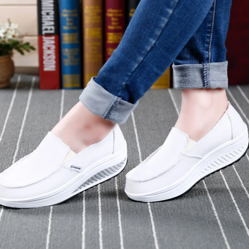 Spring Women Canvas Shoes Platform Slip On Loafers Shoes Woman Flats Walking Sneakers Women Swing Casual Shoes