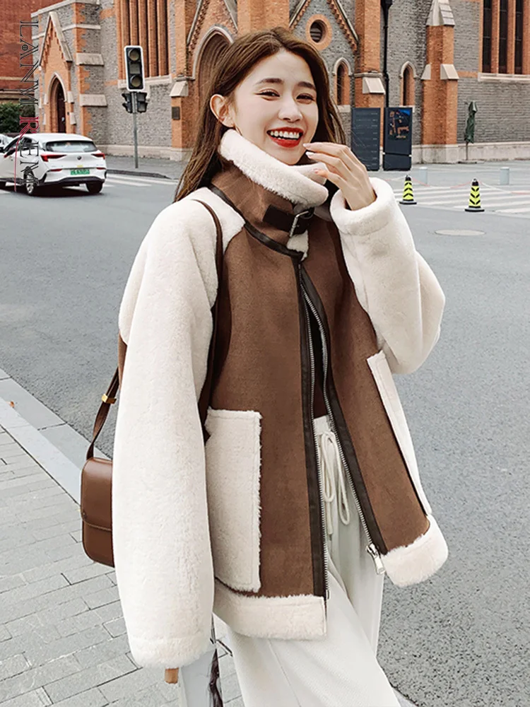 LANMREM Lamb Fur Contrast Color Coat For Women Lapel Zipper Pockets Long Sleeve Thicken Outwear Winter Fashion Clothing 2Q1167