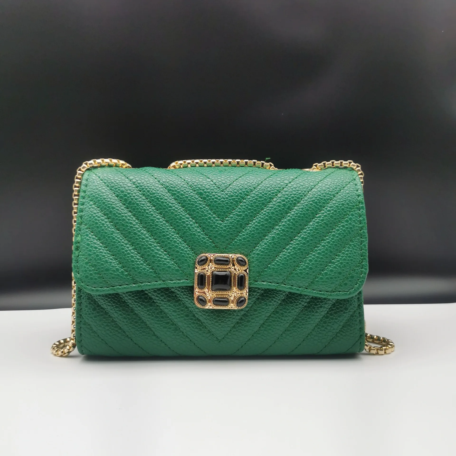 

New Plum Lock Chain Messenger Bags Women Fashion Simple Shoulder Bags Women Designer Handbags PU Leather Messenger Bags