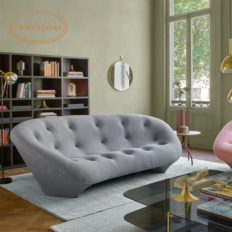 

Light extravagance modern simple special-shaped designer minimalist curved PLOUM shell sofa freehand brushwork space