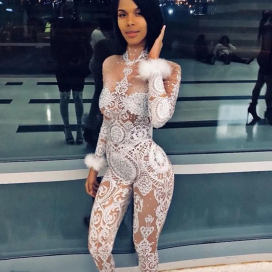 

Sexy White Lace Print Rhinestones Feathers Jumpsuit Female Singer Stage Wear Celebrate Party Costume Glisten Stretch Nude Outfit