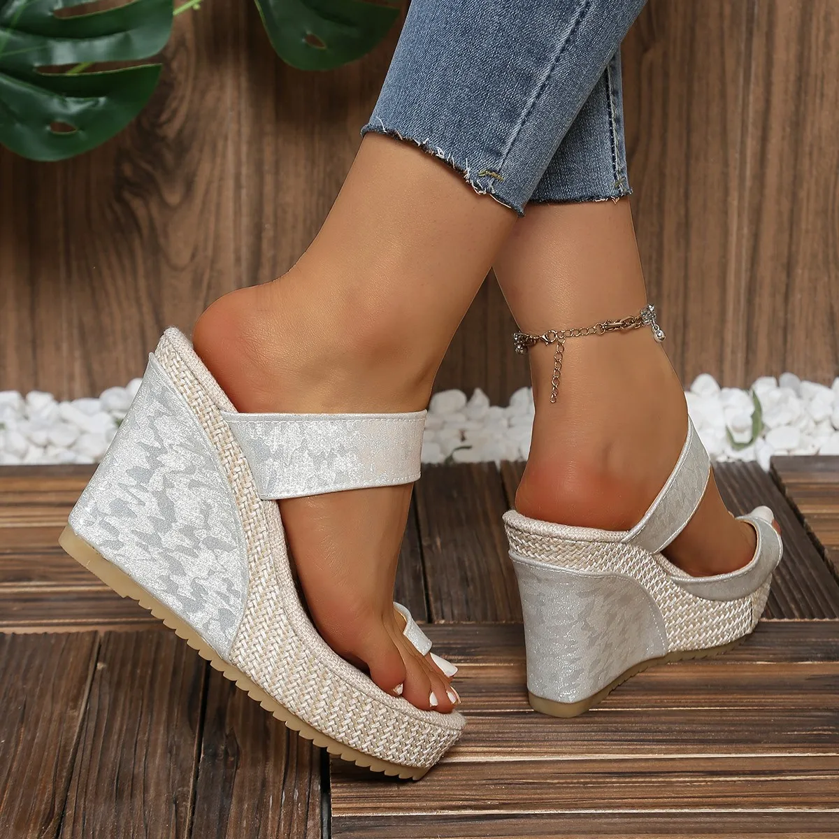 2025 New Sexy Wedge Fashion Slippers Fashionable Casual Round Toe Thick Bottom Shallow Mouth Silver Black High Heel Sandals