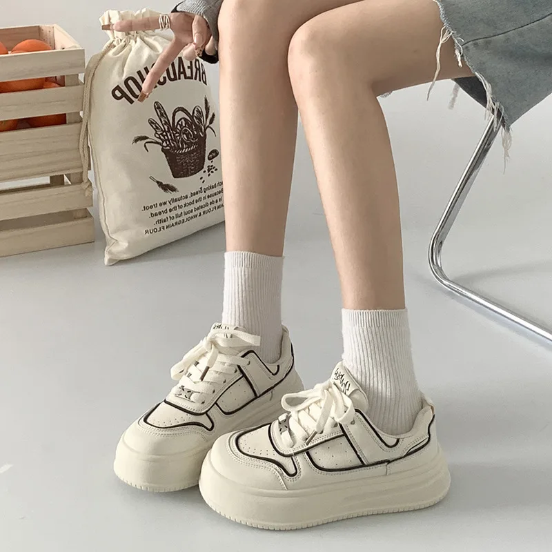 Женская обувь в стиле ретро сабо теннисная женская на танкетке 2024 повседневные