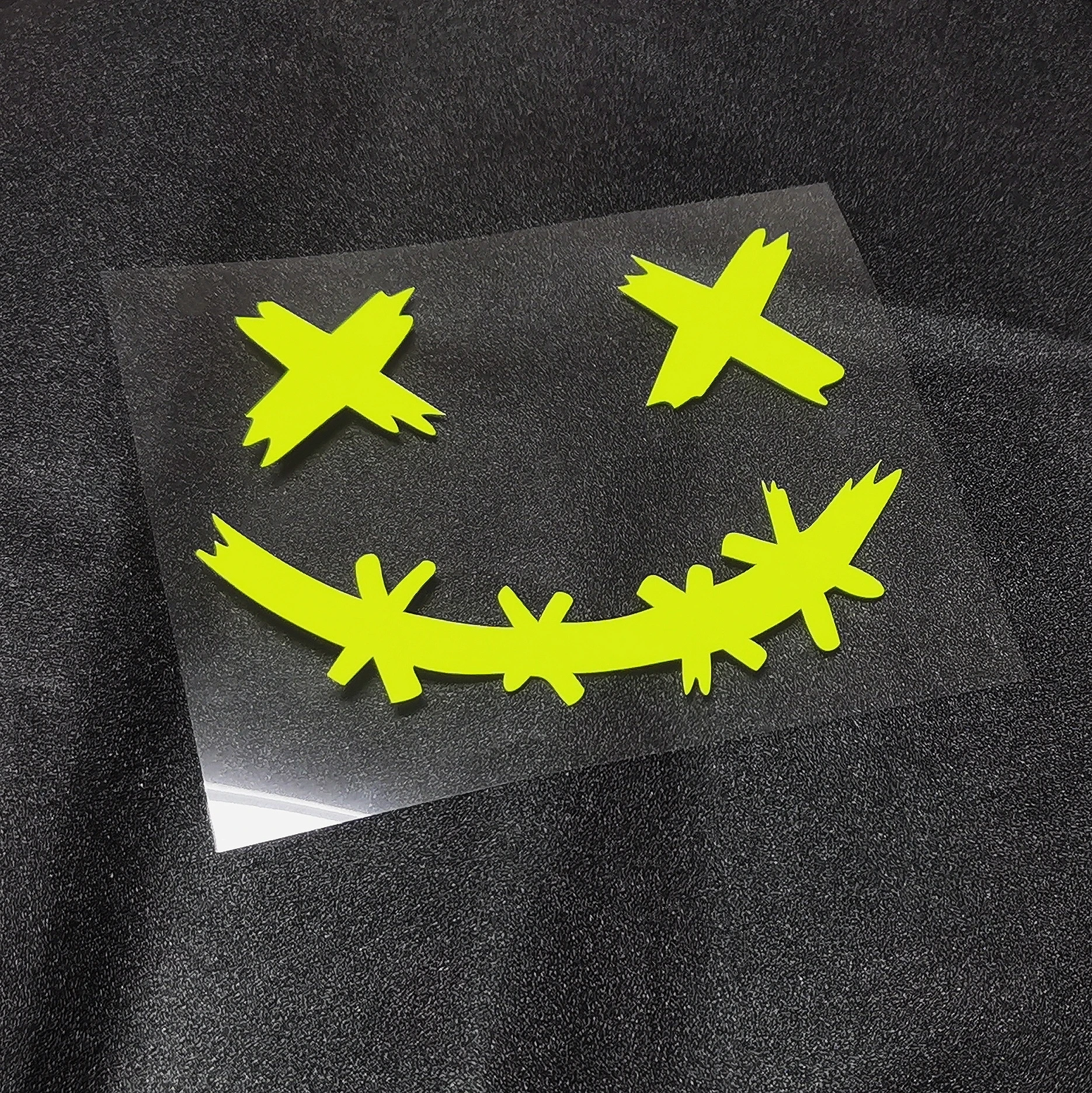 Наклейки на мотоциклетный шлем, светоотражающая водонепроницаемая наклейка с улыбкой на лице