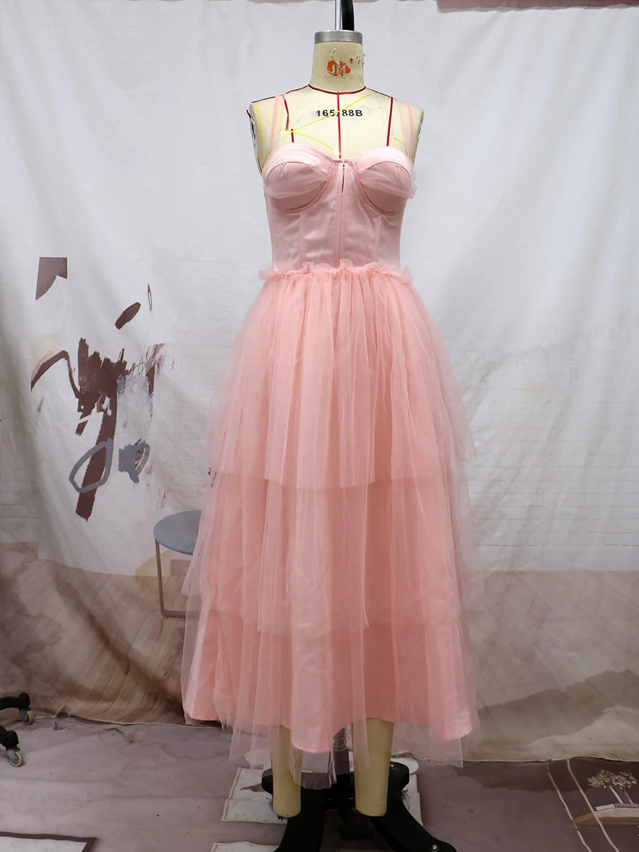 Рисунок 6 - Синее платье на лямках для свадьбы и выпускного вечера