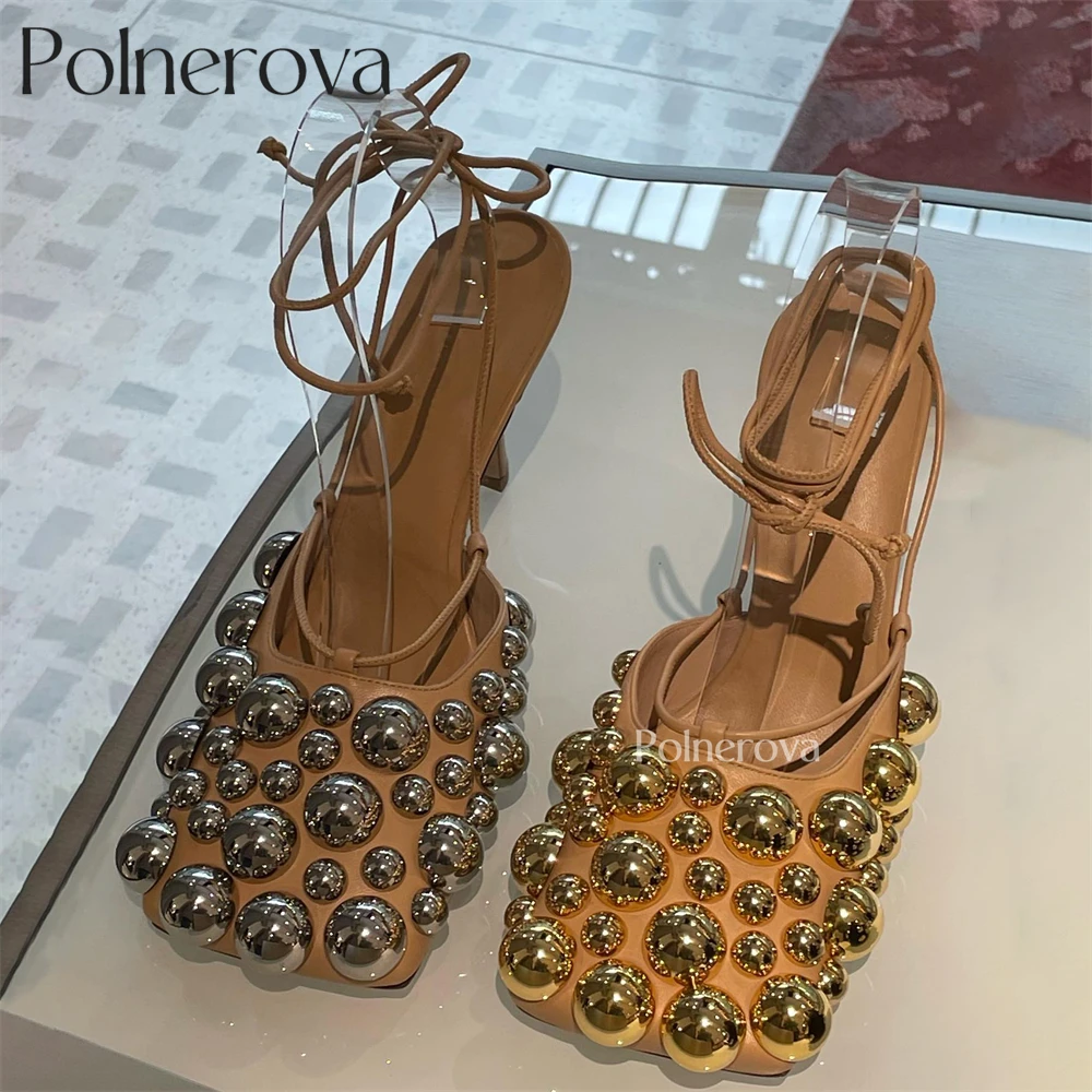 Сандалии с ремешками украшенные серебряными и золотыми пузырьками бежевые